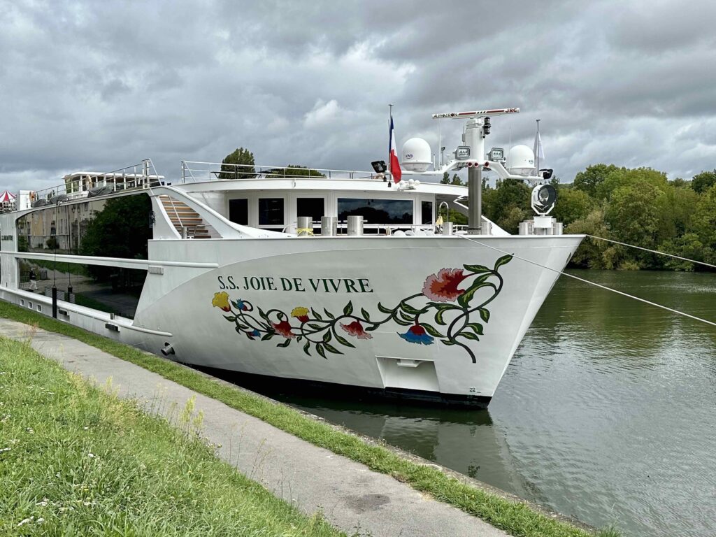 SS Joie de Vivre on the Seine