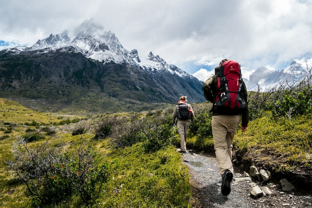 2 people hiking W trek in Patagonia chile