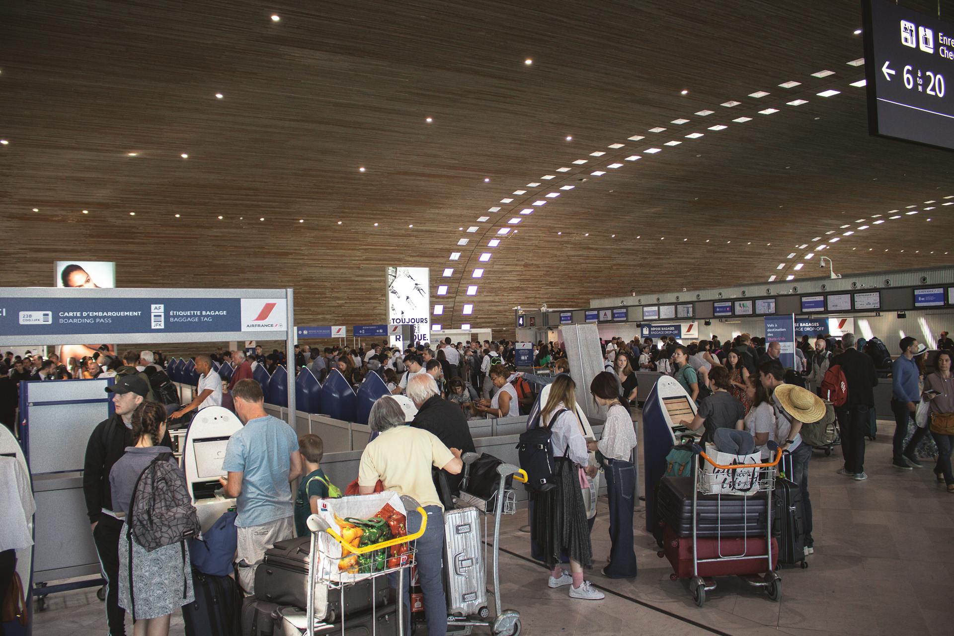 crowded airport in paris